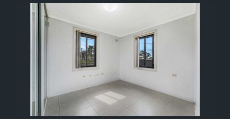 3-Bedroom Home in the Heart of Heckenberg - Photo 3