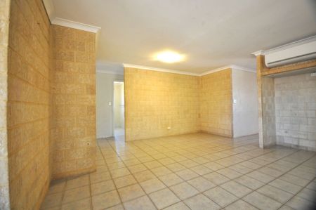 AFFORDABLE 4x2 - Great Family Home - Photo 2