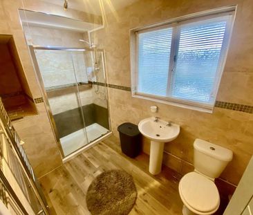 3 bedroom flat to rent - Photo 5