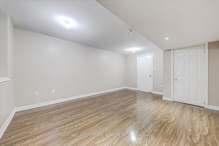 Detached Home For Lease | N8125238 - Photo 2