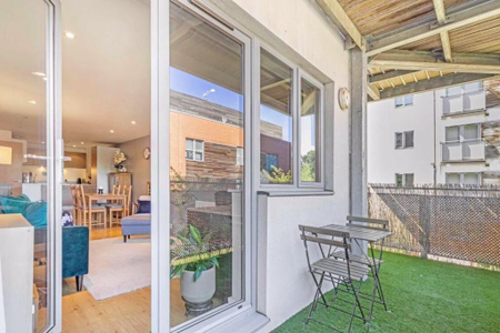 1 bedroom flat to rent - Photo 5