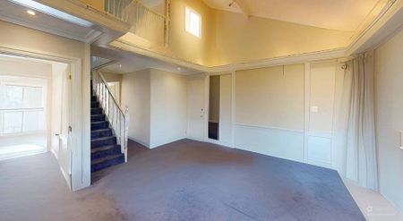 City Centre - 2 Bedrooms - Photo 4