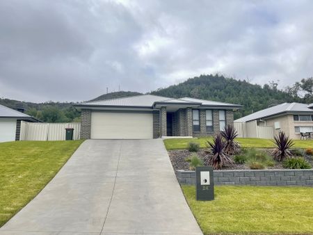 NORTH TAMWORTH- Spacious 4 Bedroom Home with Great Views of Tamworth - Photo 4