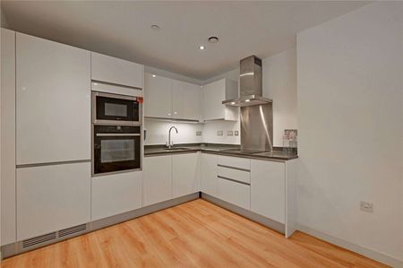 Stunning Furnished Two-Bedroom Apartment | City Centre, Bristol - Photo 5