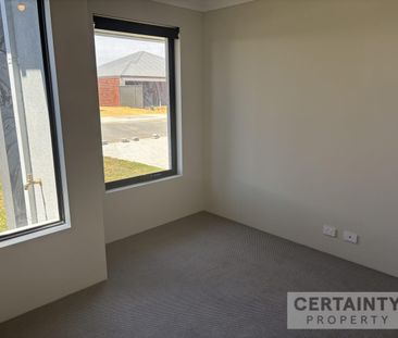 Immaculate 4-Bedroom Modern Home in Prestigious Baldivis Neighborhood - Photo 3