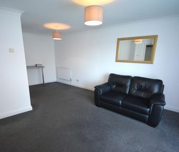 2 bedroom semi-detached house to rent - Photo 5