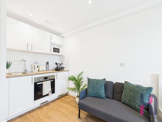 Studio to rent - Photo 1