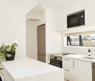 Furnished Gem in Mangere Bridge - Photo 4
