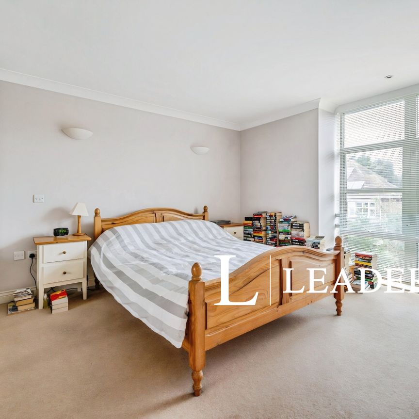 2 bedroom flat to rent Wilbury Avenue, Hove, BN3 - Photo 1