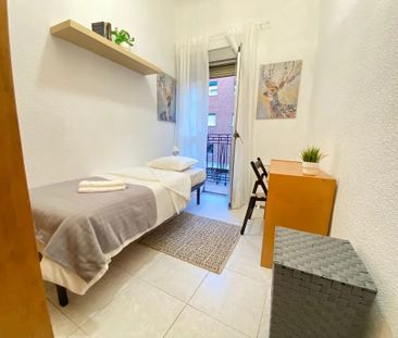 Calle de Embajadores, Madrid, Community of Madrid 28012 - Photo 3