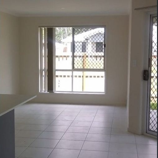 Quite 3 Bedroom apartment! - Photo 1