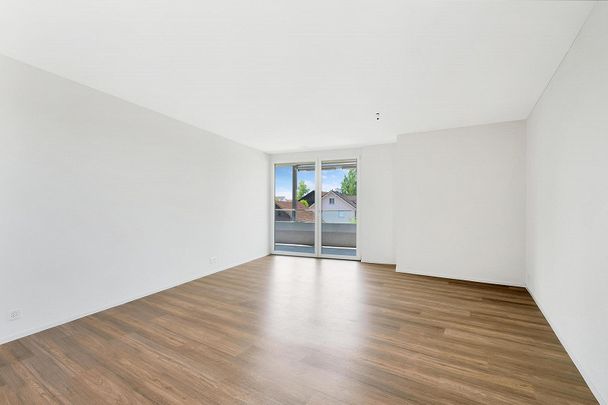 Moderne 3.5-Zimmer-Wohnung mit Balkon - Foto 1