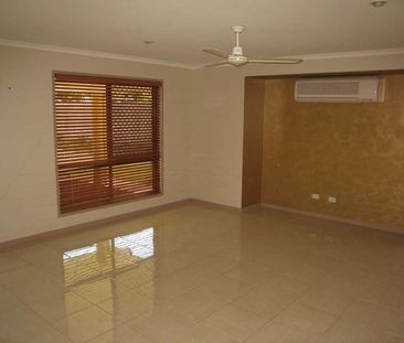 Relaxed coastal lifestyle - Photo 3