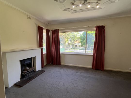 Spacious Family Home in Beautiful Burnside - Photo 1