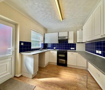 2 bedroom end of terrace house to rent - Photo 1