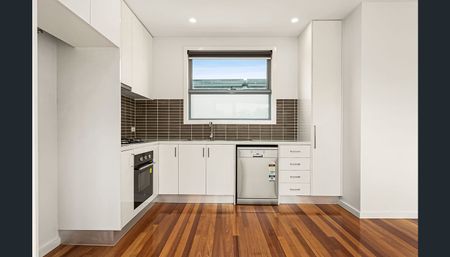 3/26 Winifred Street, Essendon VIC 3040 - Photo 5