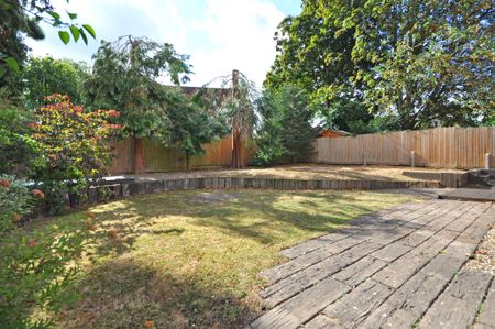 Redgrove Park, Cheltenham, Gloucestershire - Photo 2