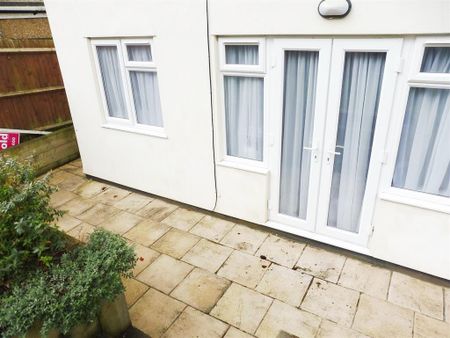 Maynard Road, HEMEL HEMPSTEAD - Photo 3