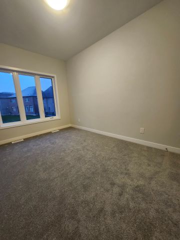 For Lease - 14 Freeman Williams Street, Markham, Ontario - Photo 4