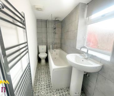 2 bedroom end of terrace house to rent - Photo 4