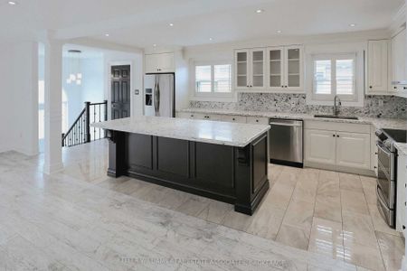 For Lease - 504 Fergo Avenue, Mississauga, Ontario - Photo 2