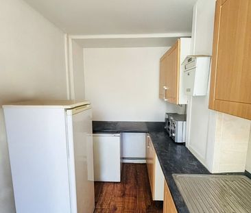 Room in a Shared Flat, Guildford Road, SW8 - Photo 5