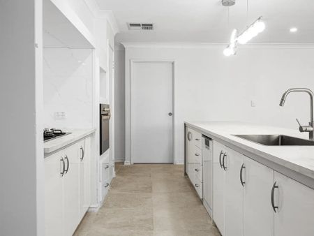 “FAMILY COMFORT IN A PRIME WINTHROP LOCATION” - Photo 3