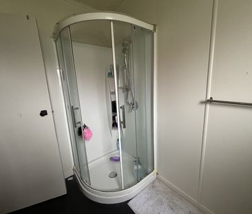 Levin - 3 Bedrooms - Photo 4