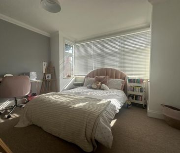 4 bedroom detached house to rent - Photo 4