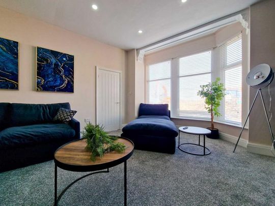 4 bedroom terraced house to rent - Photo 1