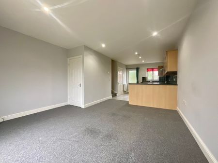 2 bedroom Mid Terraced House to let - Photo 2