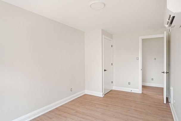 For Lease - 10 MCARTHUR Avenue Unit# 002, Vanier and Kingsview Park, Ontario - Photo 1