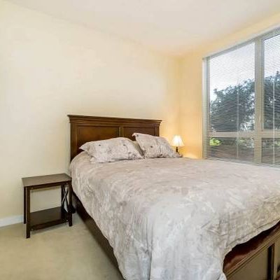 SURREY - 2 Bed, 2 Bath - Photo 4