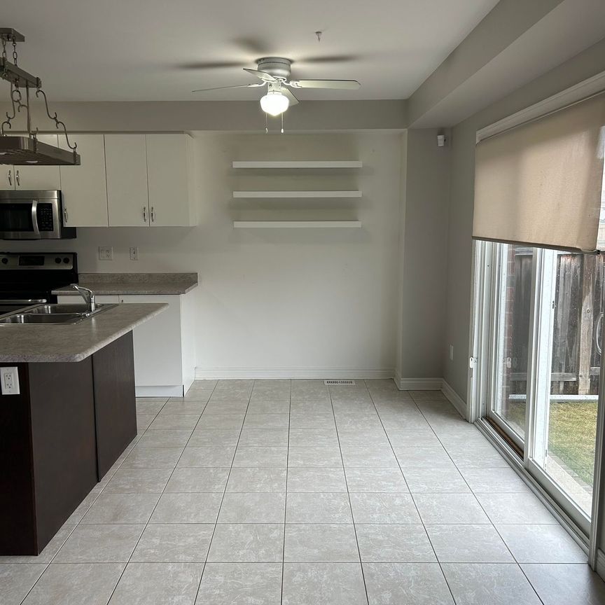 Detached Home For Lease | N8130976 - Photo 1