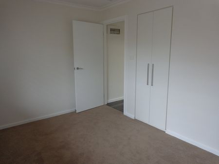 Private Street-Front Two Bedroom Gem - Photo 3