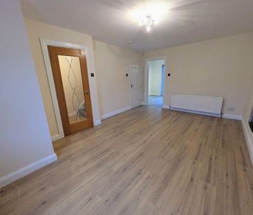 4 Strone Park, Dundonald, Belfast, BT16 1UW - Photo 3