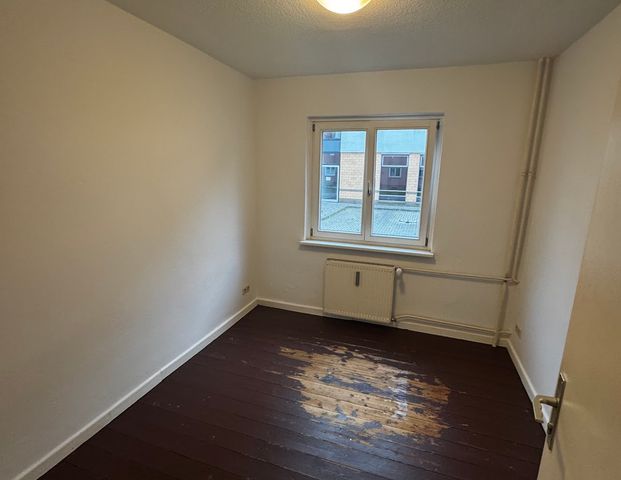 Kleines Zimmer innerhalb einer 3er-WG // EG li., Zimmer 3320 - Foto 1