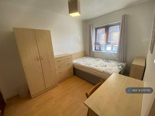 4 bedroom terraced house to rent - Photo 1