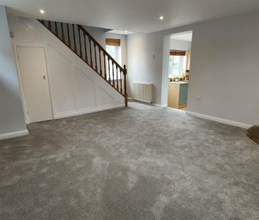 2 bedroom semi-detached house to rent - Photo 5