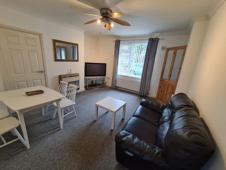 3 bedroom terraced house to rent - Photo 5