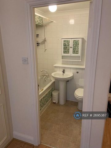 2 bedroom flat to rent - Photo 5