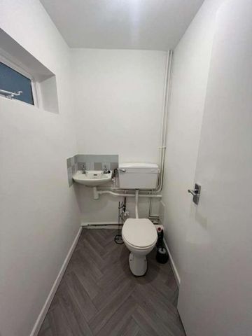 Merton Close, Oldbury, B68 - Photo 5