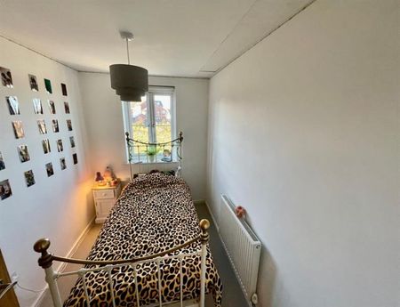 2 Bedroom Apartment To Let - Photo 5