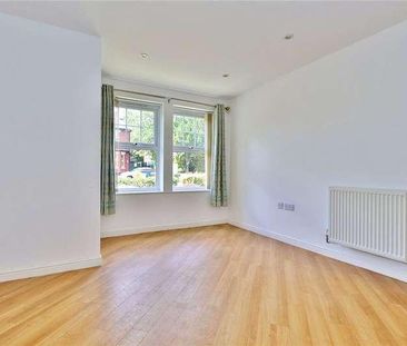 Claremont Avenue, Woking, Surrey, GU22 - Photo 2