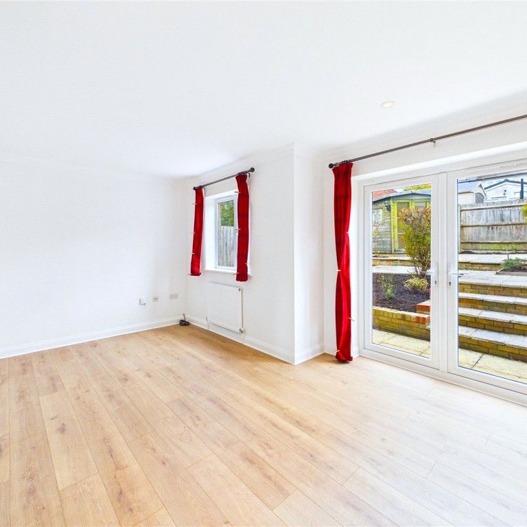 2 bed House for rent - Photo 1