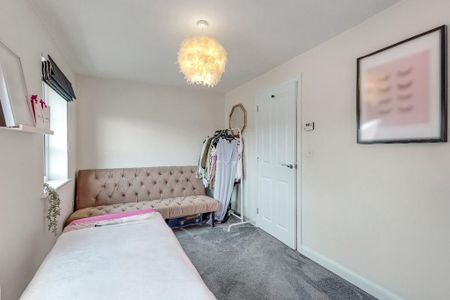 2 bedroom semi-detached house to rent - Photo 4