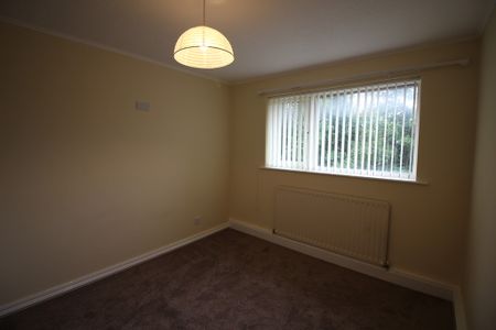 1 Bedroom Flat - Photo 2