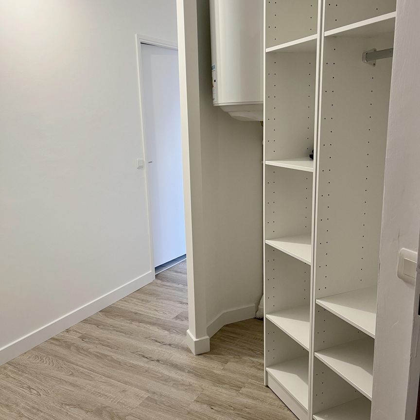 Location / Studio - Photo 1