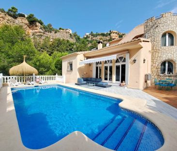 Villa for rent in Cumbre del Sol with 5 bedrooms - Photo 4