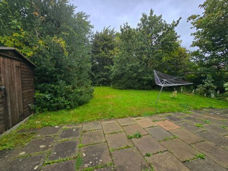 1 bedroom in a house share to rent - Photo 5